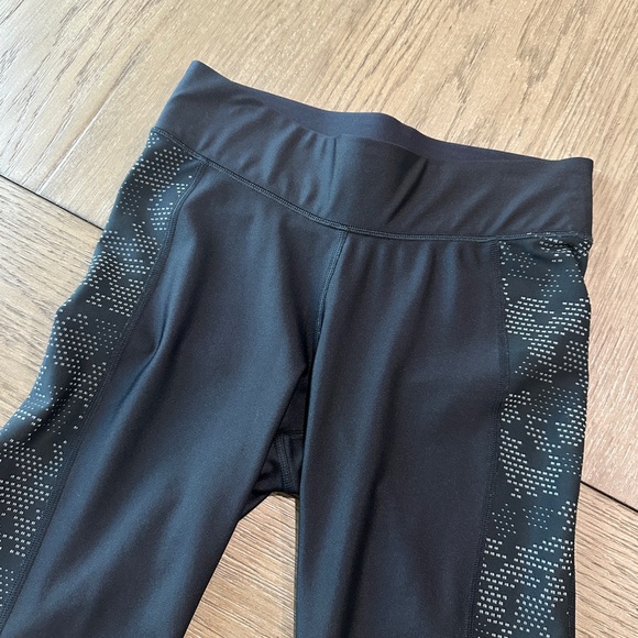 Under Armour Heat Gear Compression Crop Leggings Size Medium Black - Picture 2 of 8